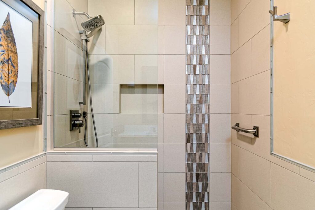 Guest Bath tile detail