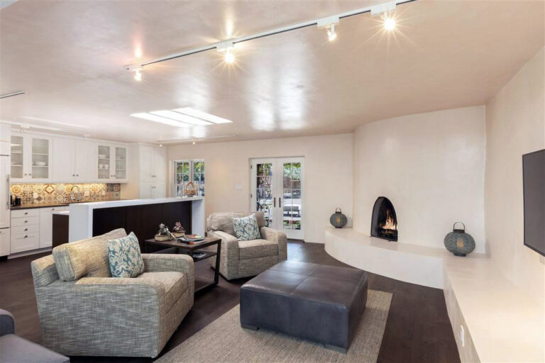 Santa Fe Canyon Rd Guest House Kitchen 1